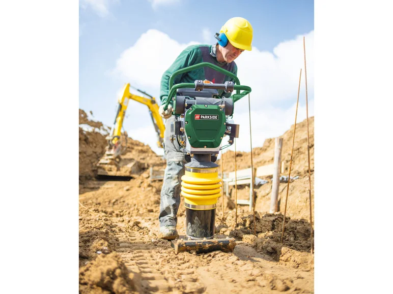 PARKSIDE® Pilonneuse vibrante à essence PVS 4780 A1. 10000 N. 5.7 CV