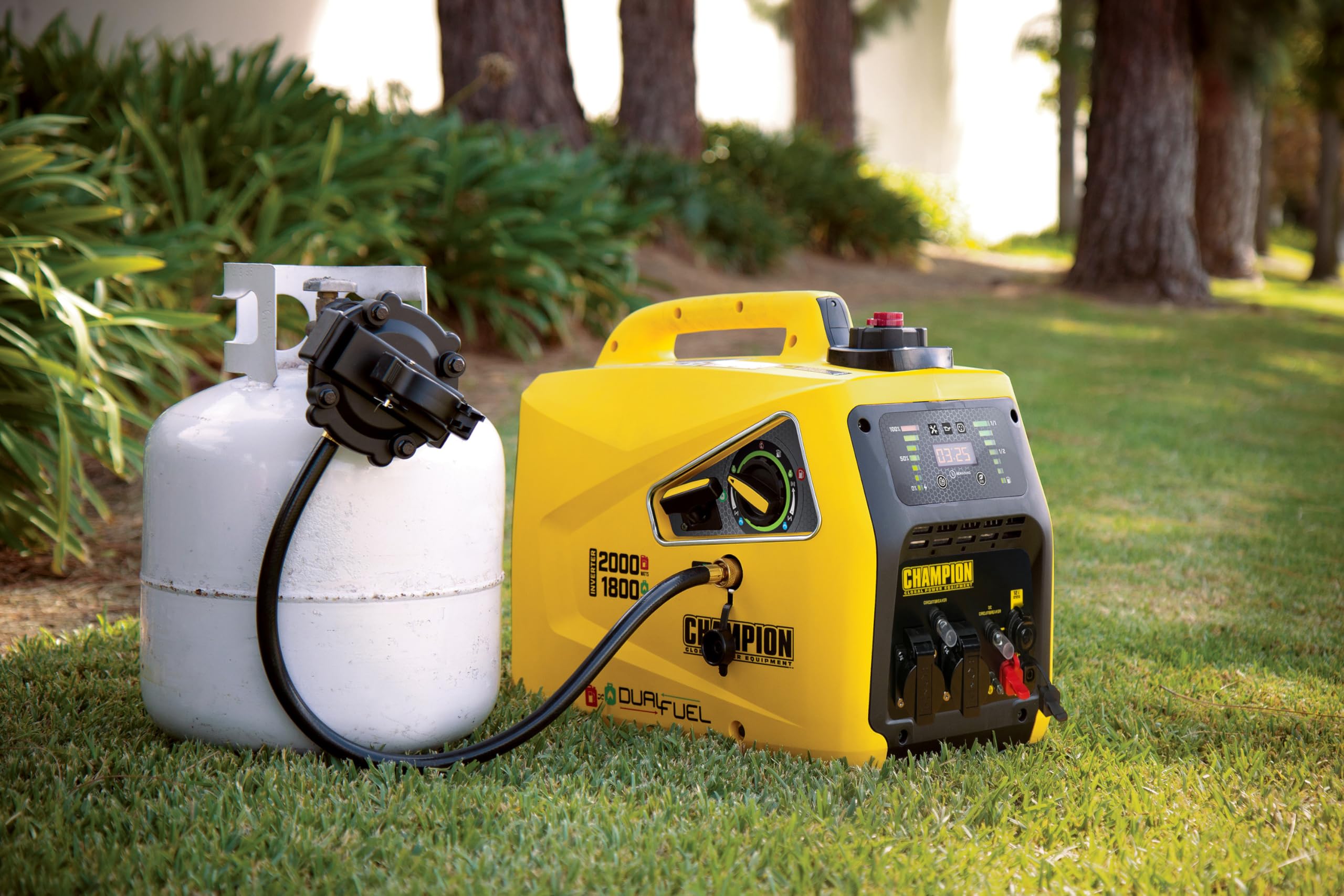 Champion Power Equipment Petrol + Gas Power Generator (2000 Watt, Power Inverter, Generator with LED Display, Dual Fuel, Extremely Quiet) 8200i-E-DF-EU, Yellow