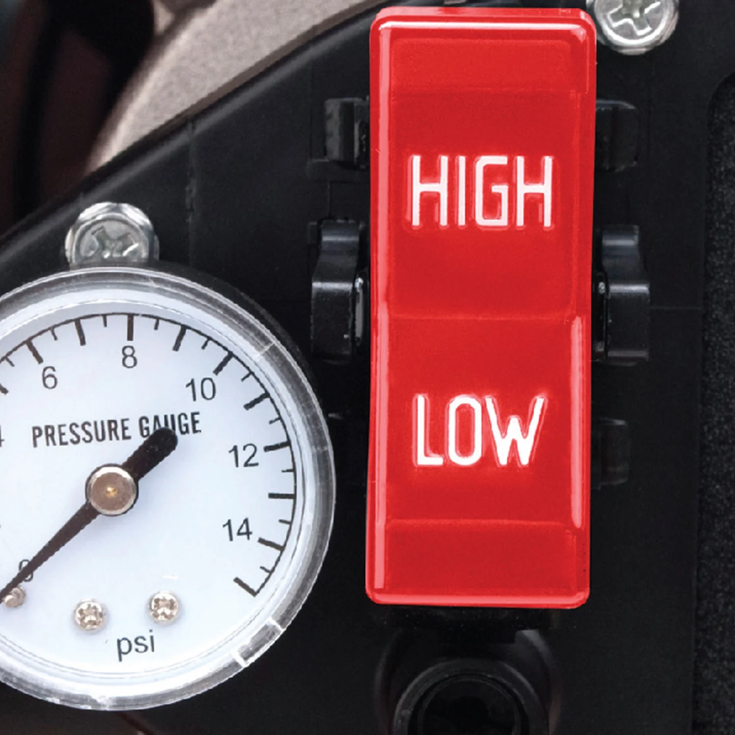 Dyna-Glo Delux 140,000/180,000 BTU Indoor/Outdoor Portable Kerosene Forced Air Heater